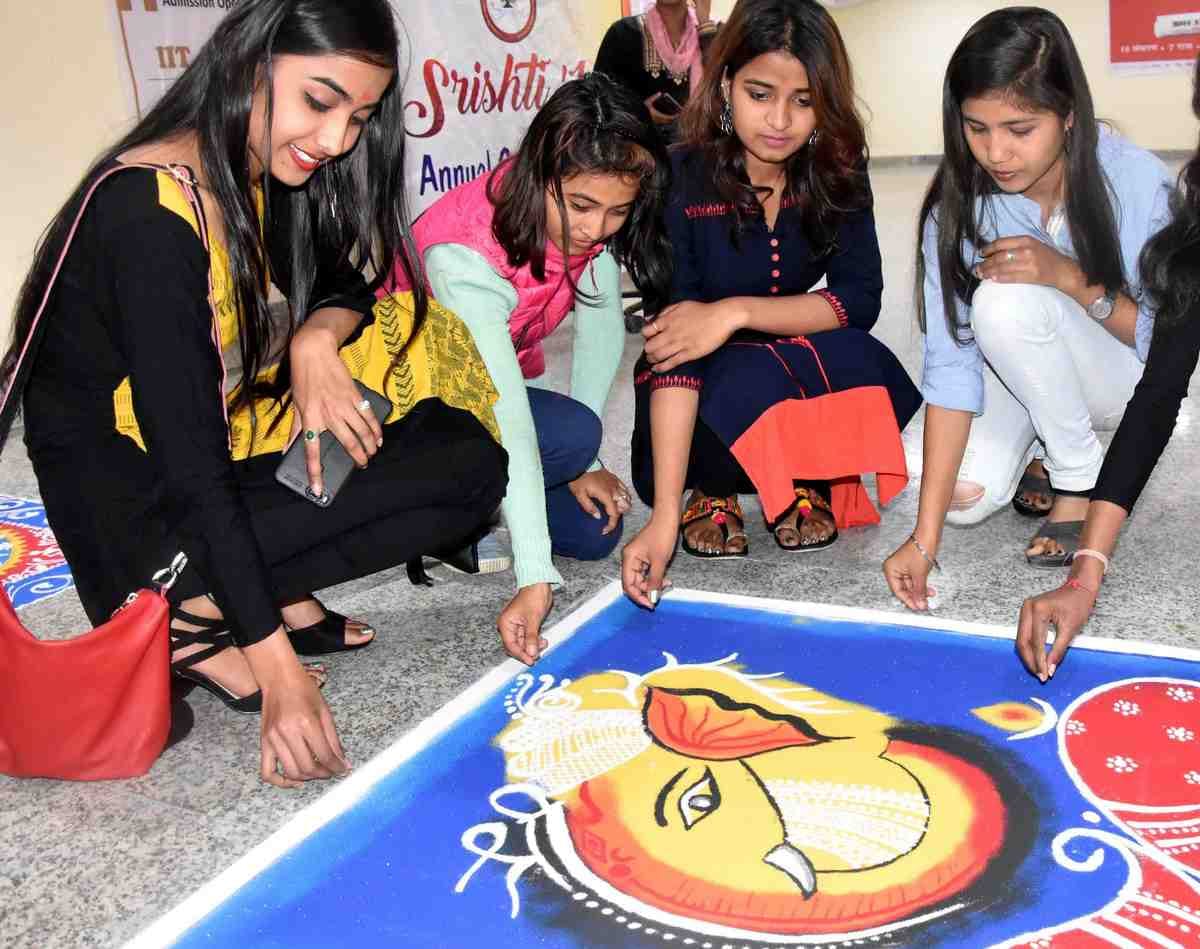 Srishti fest second day celebration in BHU