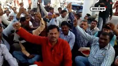Farmers protest against government in jhansi