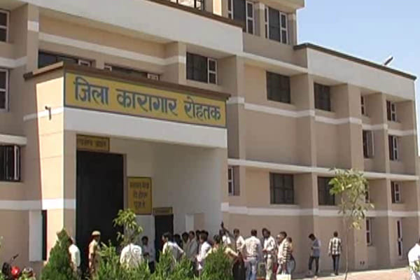 irruption in ram rahim security prisoned in sunariya jail rohtak