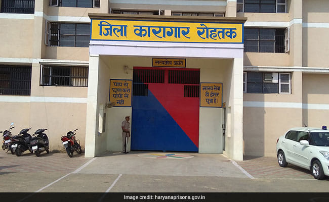 irruption in ram rahim security prisoned in sunariya jail rohtak