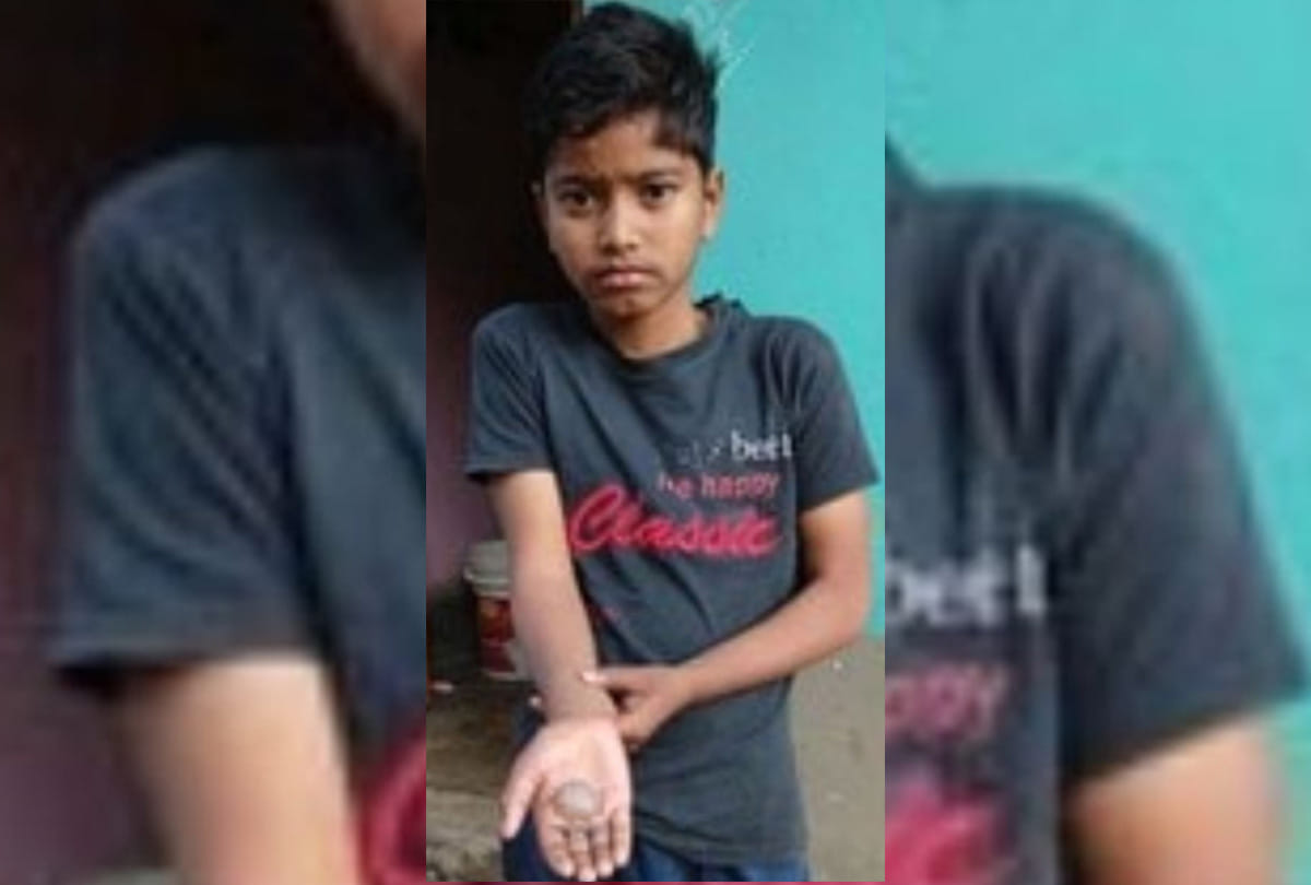 in jharakhand school principal burned students hands for punishment