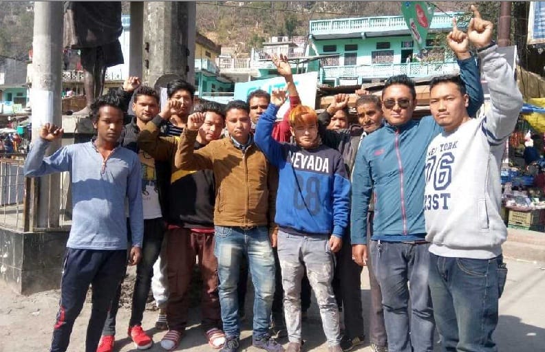 Demonstrate in protest against the authority in Dharchula
