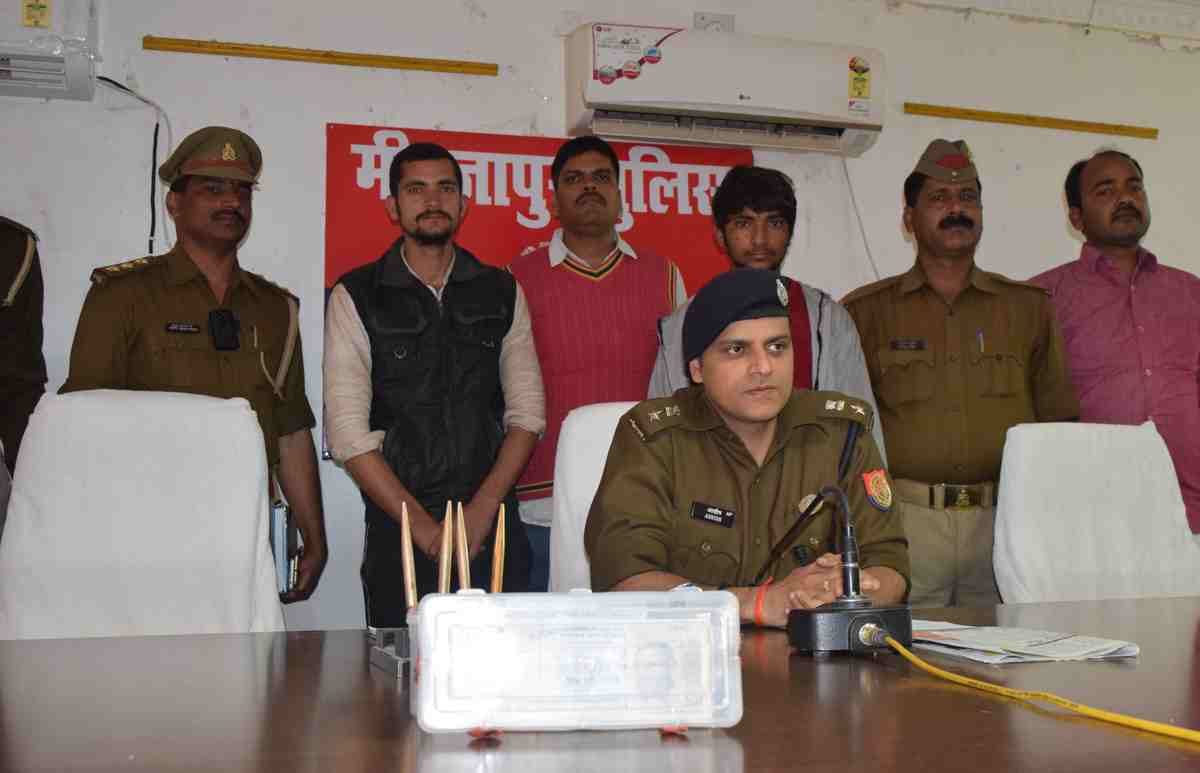 up Police bust fake currency racket two arrested 