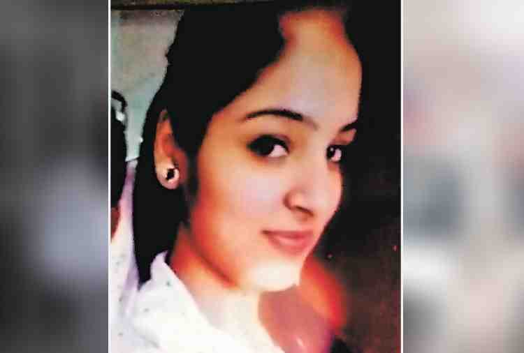 mohali girl hanged herself in parents house