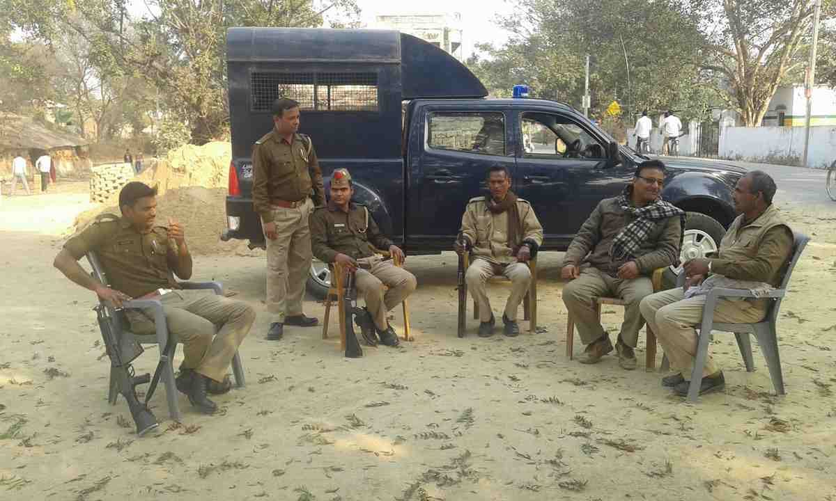 police lathi charge during tiranga yatra in mau