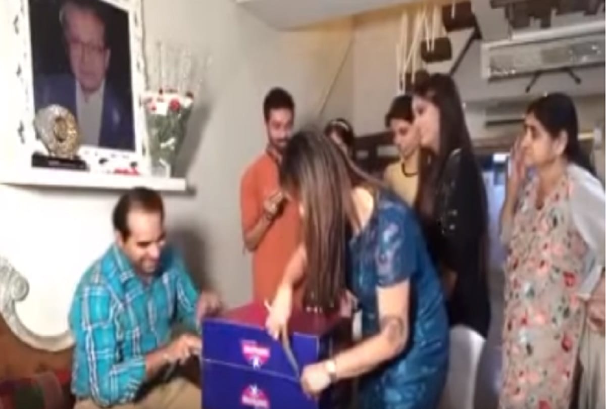 salman khan send a surprise gift to bigg boss 11 winner shilpa shinde