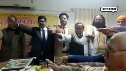 VIRAL VIDEO OF  UP DG HOMEGUARD SURYA KUMAR SHUKLA TAKING RAM TEMPLE PLEDGE
