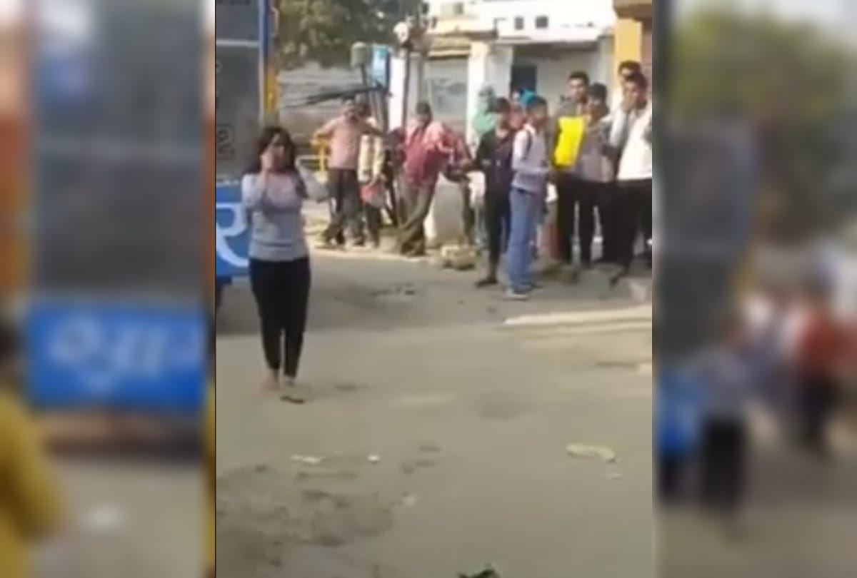 gurugram girl who had breakup with lover, dance on dj in front of his home on road
