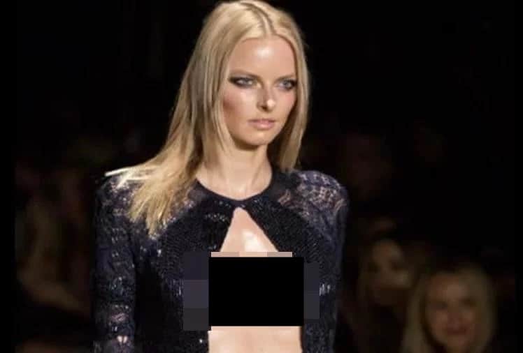 model suffered with wardrobe malfuntion vivienne westwood set her dress
