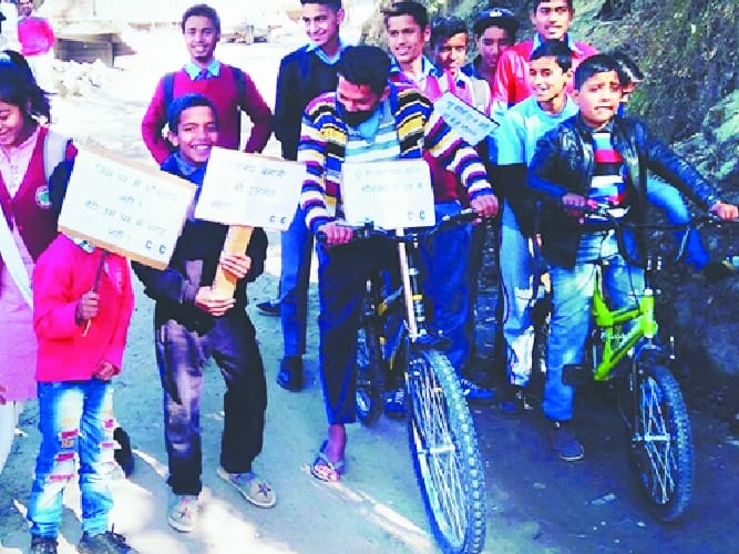 साइकिल रैली निकाल स्वच्छता के बारे किया जागरूक