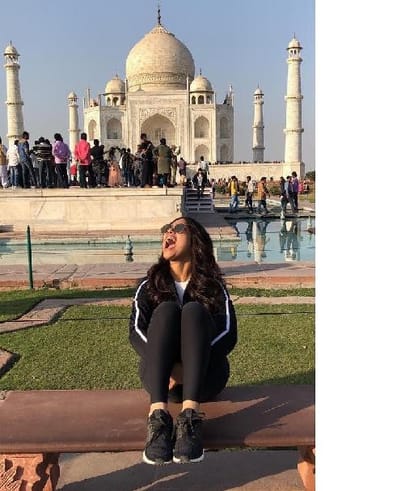 bollywood actress bhoomi pednekar watched the taj mahal   