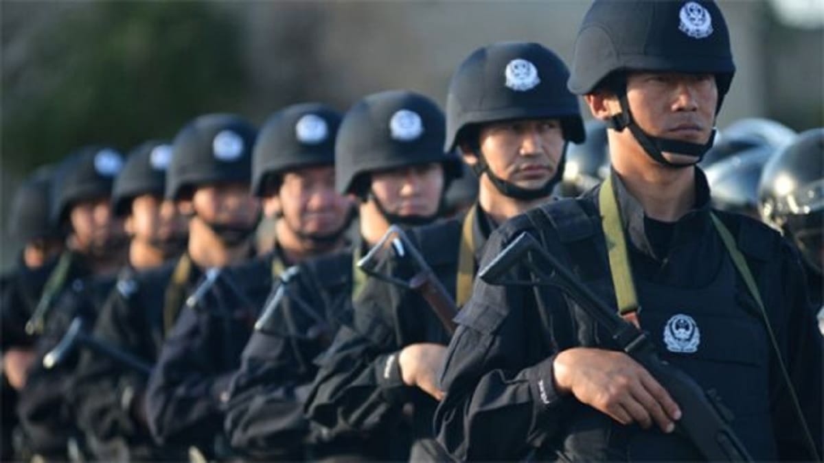 Police kidnapped ten working students n China