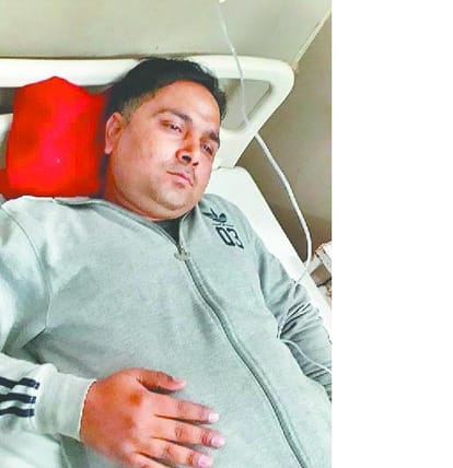 encounter between police and robbers in mathura 