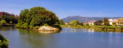 Pheasant Island changes its country every six months between france and spain