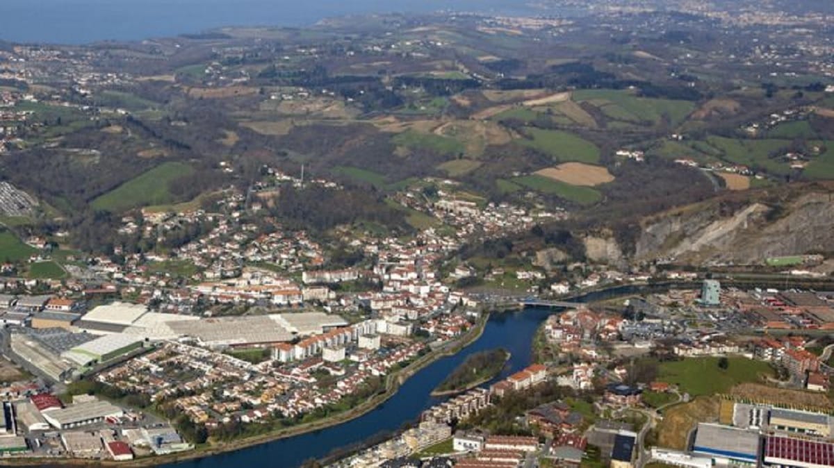 Pheasant Island changes its country every six months between france and spain
