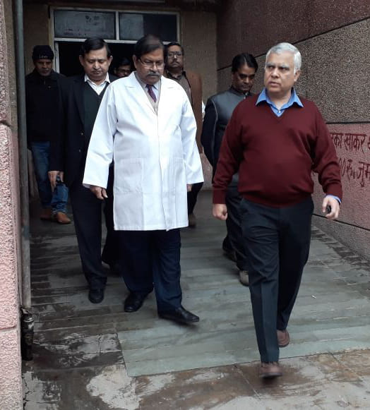 pramukh sachiv inspected district hospital