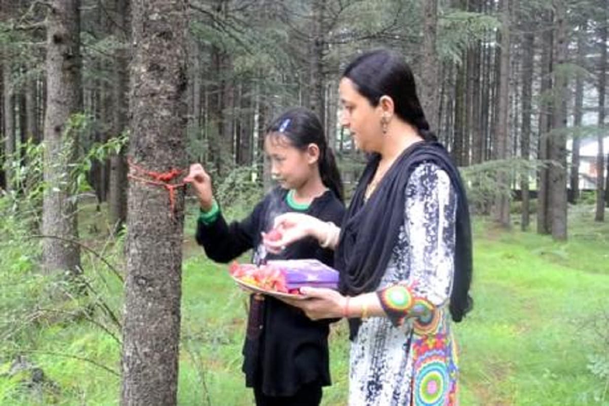 on the occasion of Independence Day 13 years old Kalpana flag hoisting on Kangri Peak of Ladakh