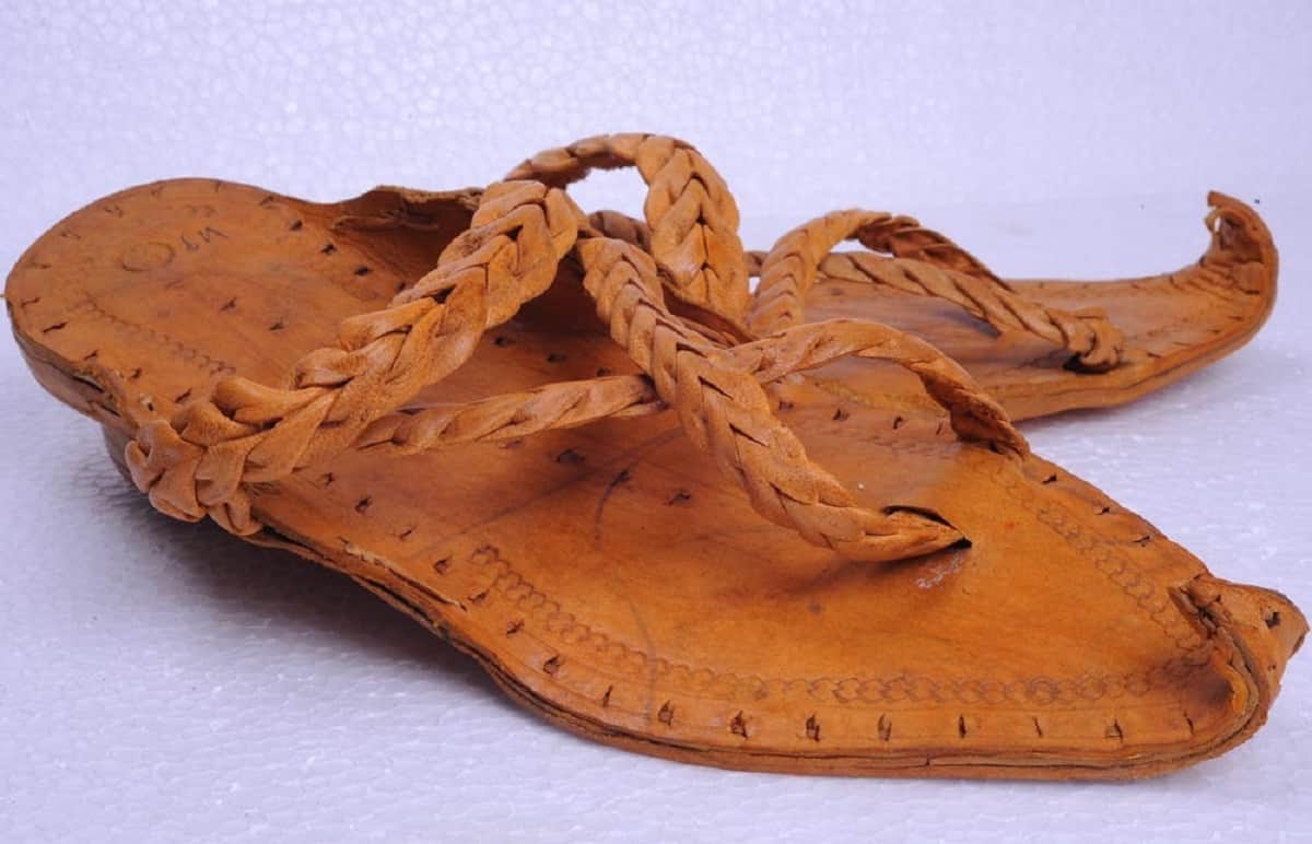 know about Kolhapuri slippers 