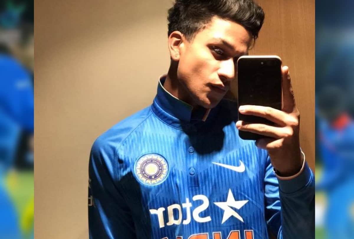 manjot kalra hero of under 19 cricket world cup 2018 is fond selfies here is proof