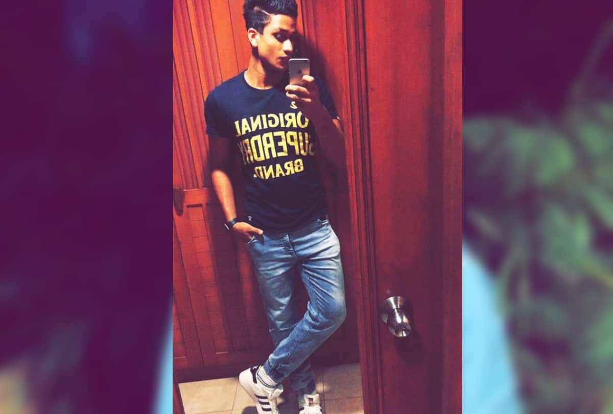 manjot kalra hero of under 19 cricket world cup 2018 is fond selfies here is proof