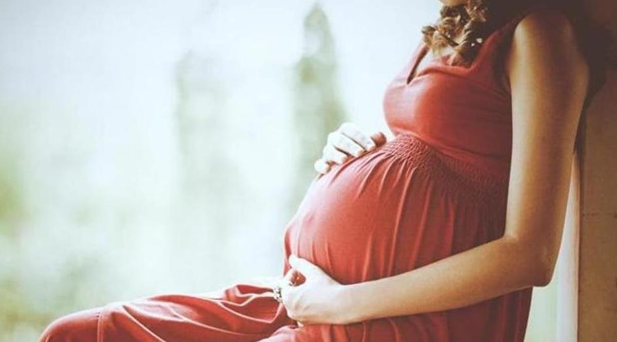 hospital does not provide stretcher to pregnant women due to which newborn dies