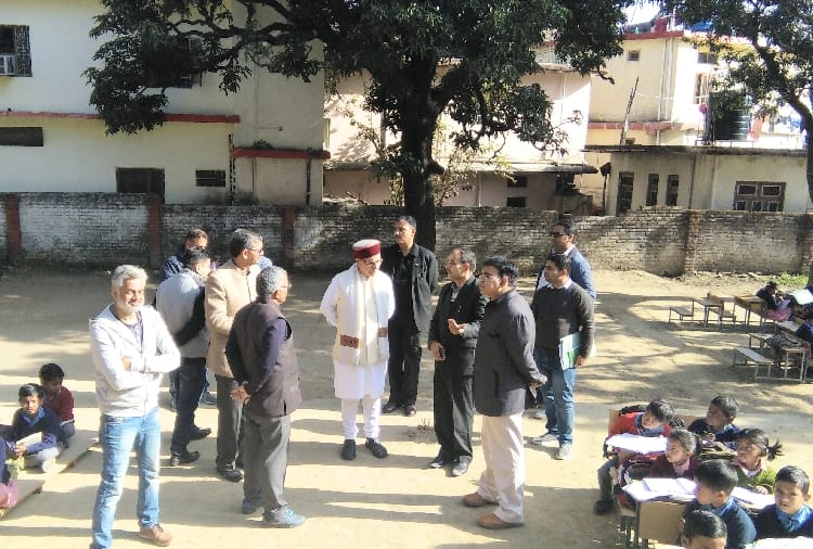 education minister suresh bhardwaj surprise visit in schools