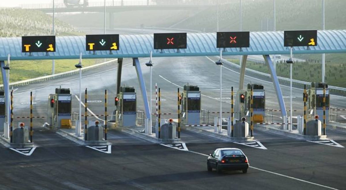 madras highcourt told nhai to slash toll charges because of poor maintenance roads