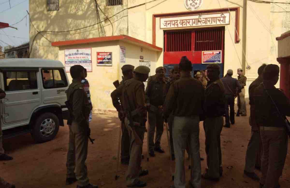 more prisoners in barracks of varanasi district jail