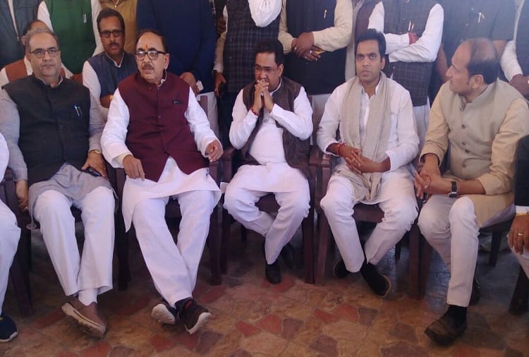 PHOTOS: Karaana sad, BJP leaders paid homage to Hukum Singh death