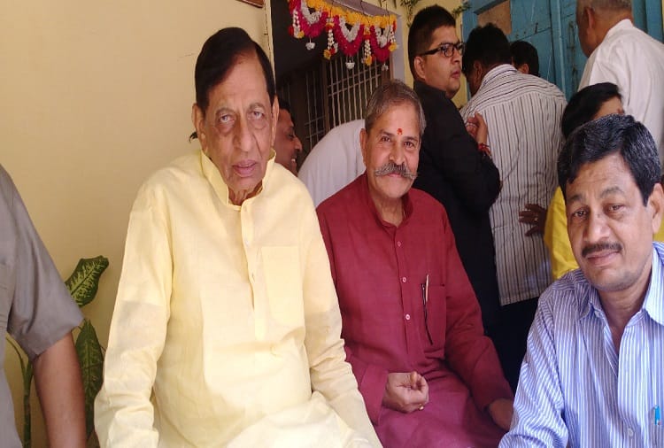 PHOTOS: Karaana sad, BJP leaders paid homage to Hukum Singh death