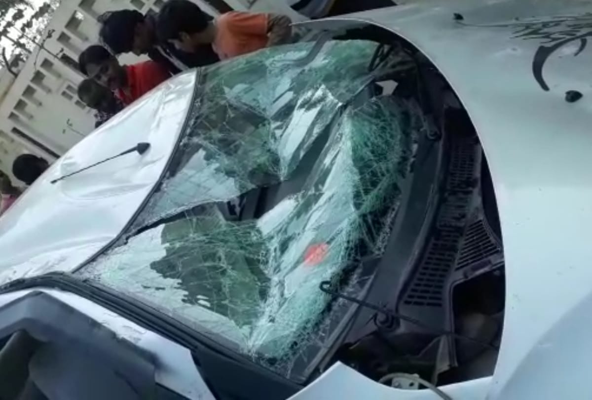 a car accident in the chinhat area due to over speed