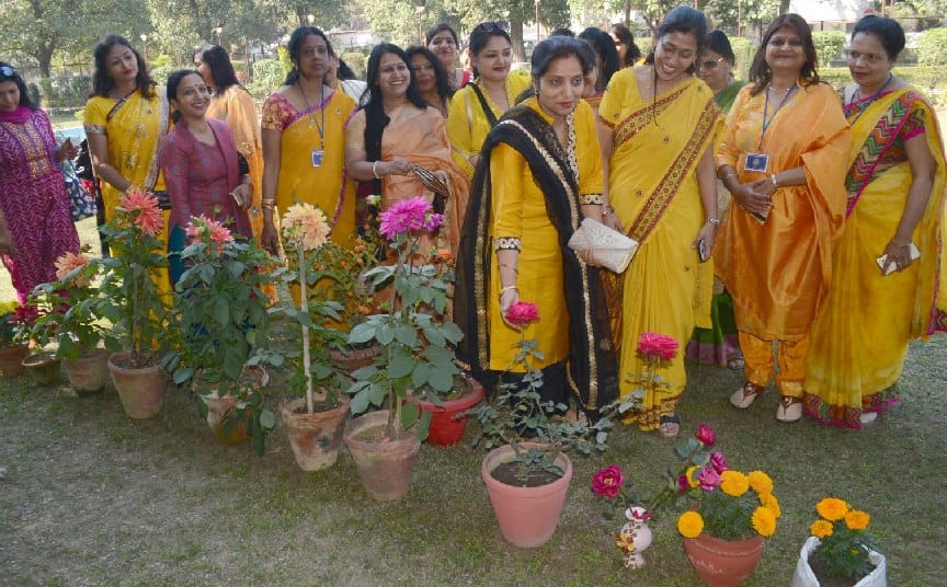 डॉ.रवि टंडन सर्वश्रेष्ठ हरे पौधे व डहेलिया के लिए हुए सम्मानित