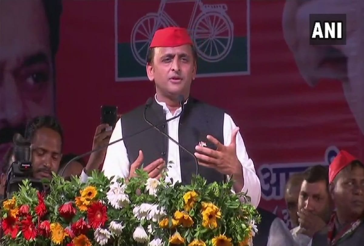 akhilesh yadav targets uttar pradesh government over farmers issue.