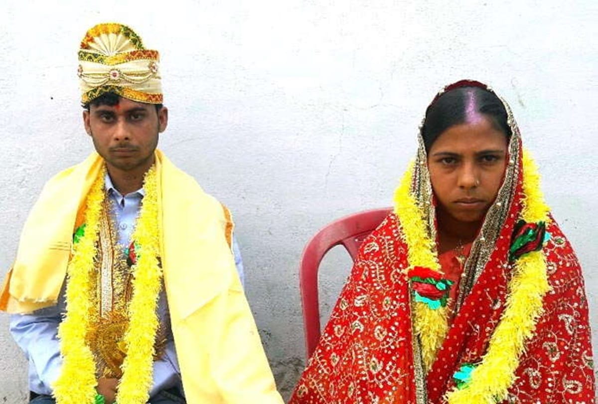 in bihar villagers make marriage of lovebirds