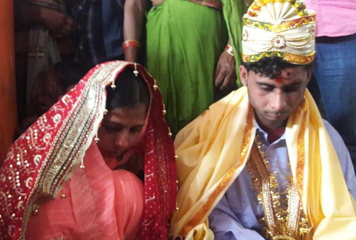 in bihar villagers make marriage of lovebirds