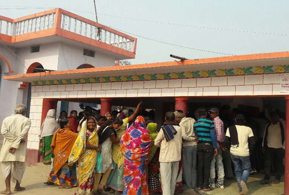 in bihar villagers make marriage of lovebirds