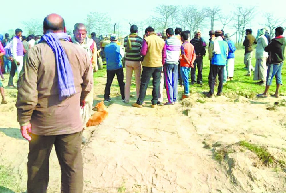 A tractor trampled a child in gonda.
