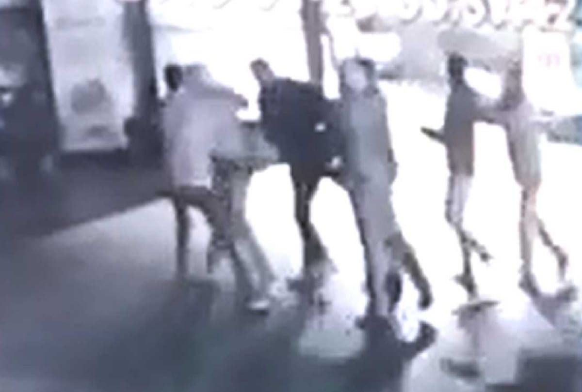 delhi police beat 6 men on the name of republic day security