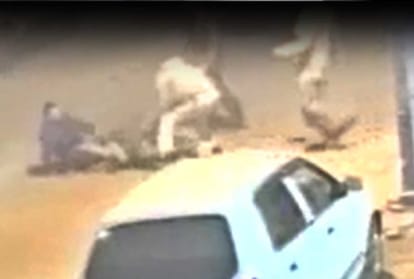 delhi police beat 6 men on the name of republic day security