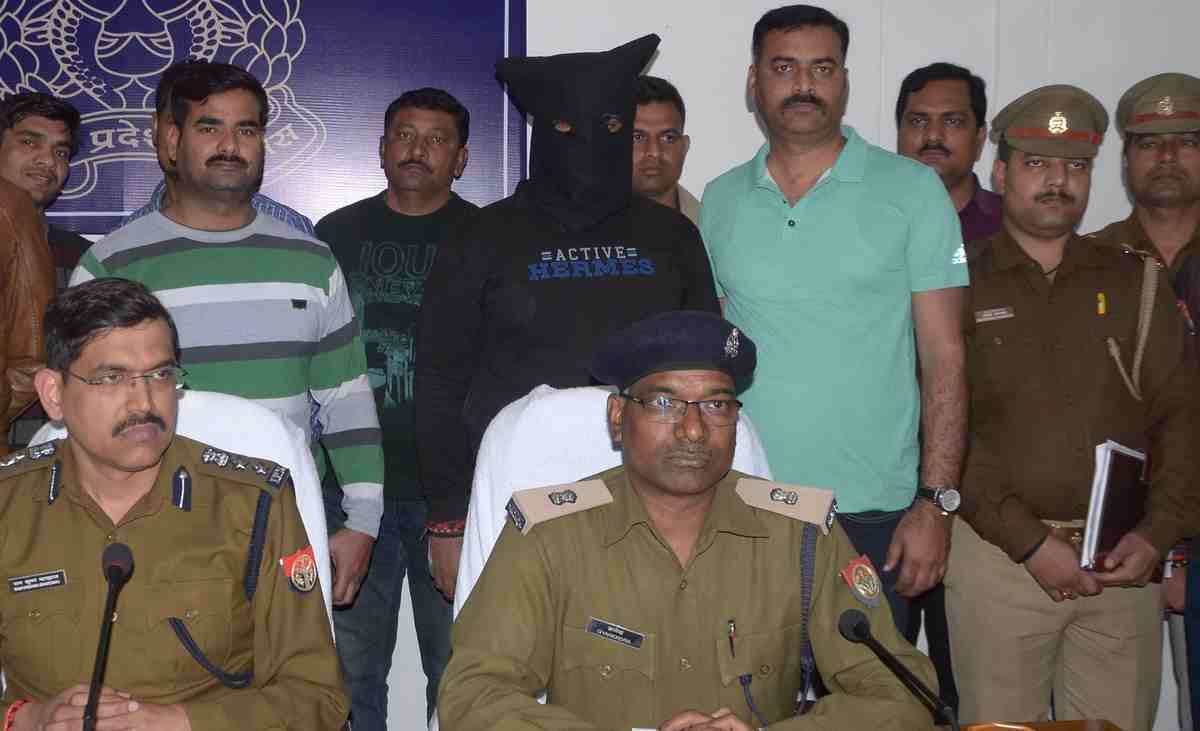 varanasi police disclose the case of dlw staff murder