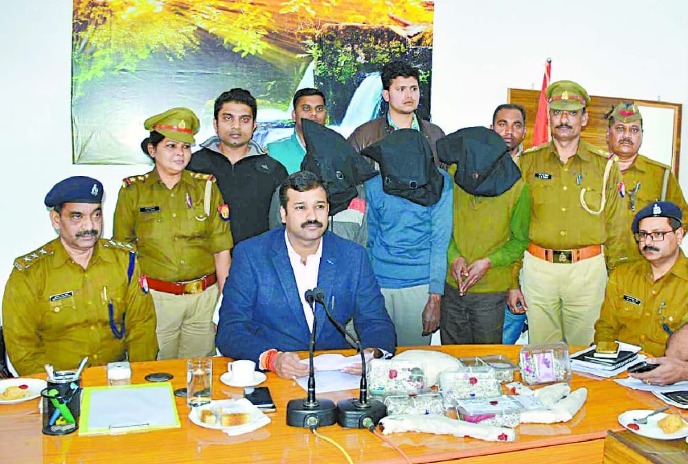 पुलिस से मुठभेड़ में दो बदमाश घायल, पांच  दबोचे