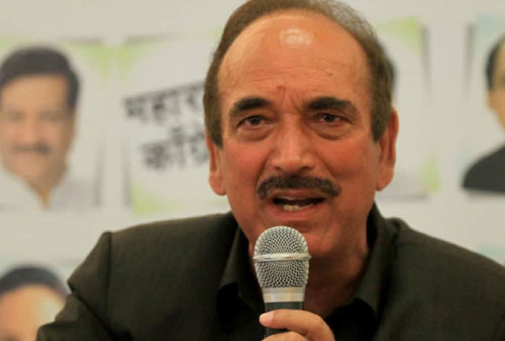 एआईसीसी के महासचिव और यूपी प्रभारी गुलाम नबी आजाद