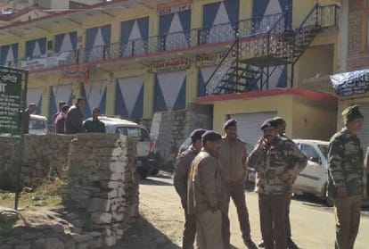 people closed janjehli market against hp govt order at mandi