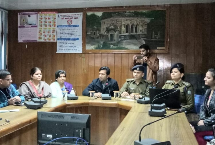 police busted gender Investigation racket in hamirpur hp