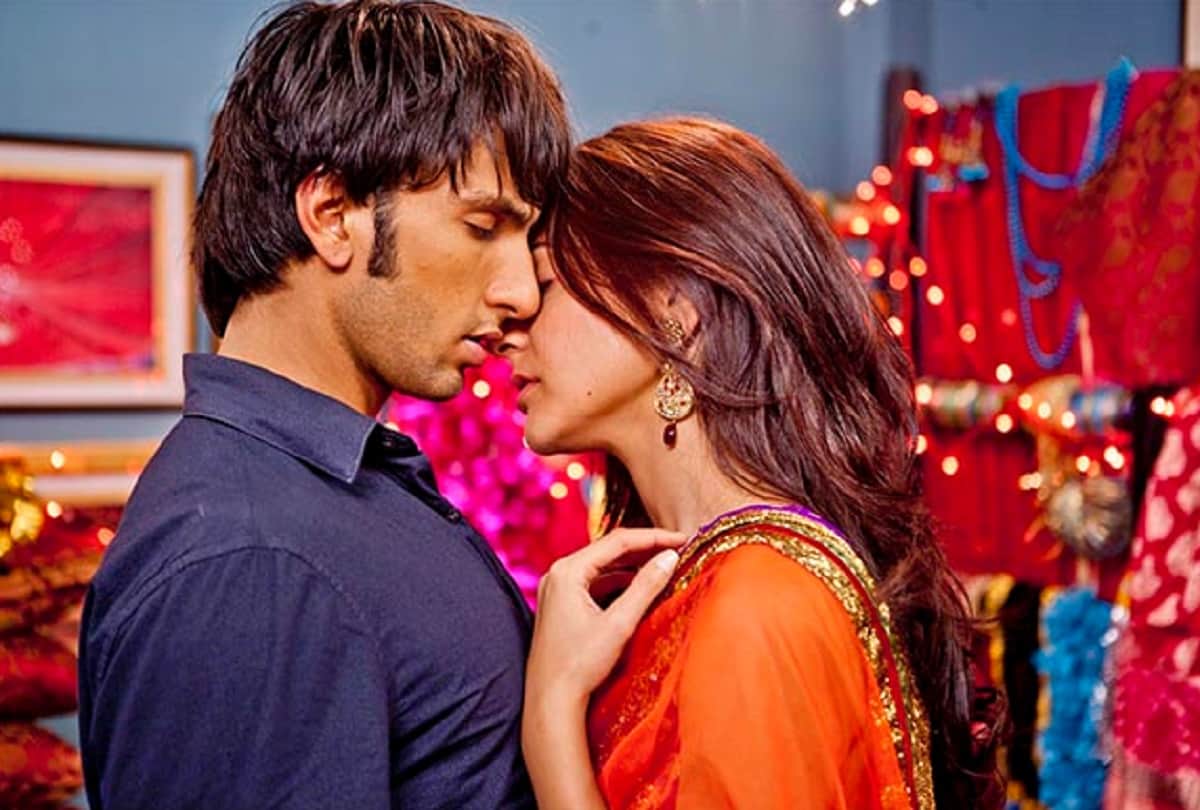 Take a look of Ranveer Singh 5 films where he gives intimate scenes
