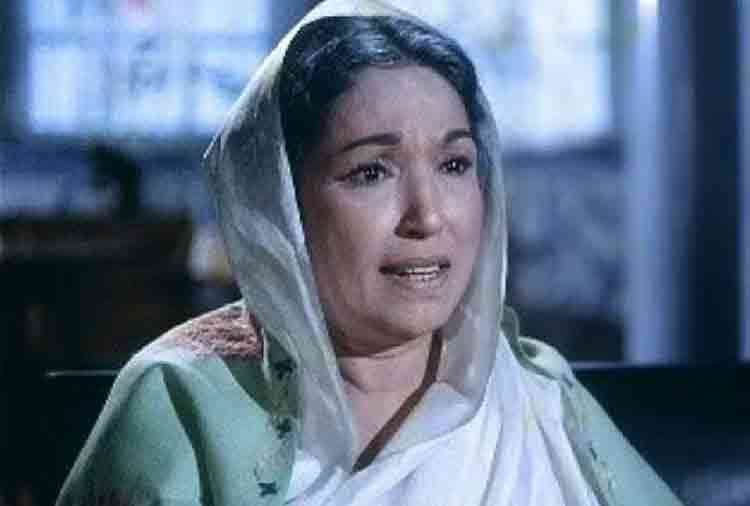 ranjit gets angry about lalita pawar fun making scene in the film