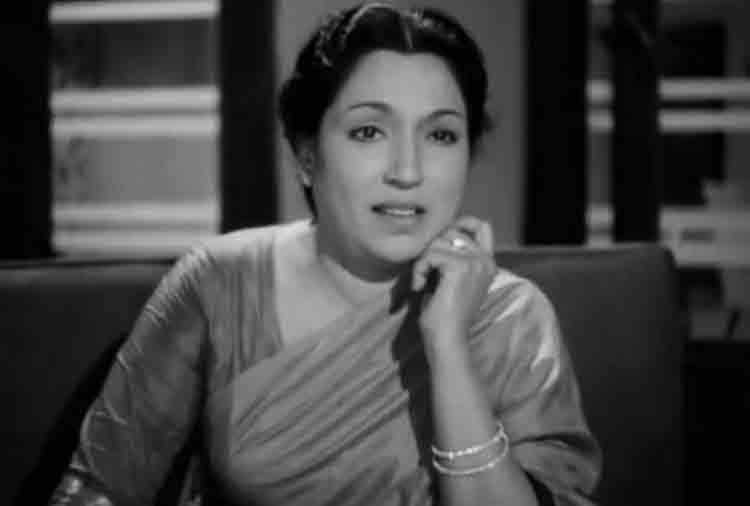 ranjit gets angry about lalita pawar fun making scene in the film