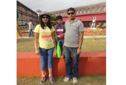 deputy commandent jumped into river with his two sons on lucknow.
