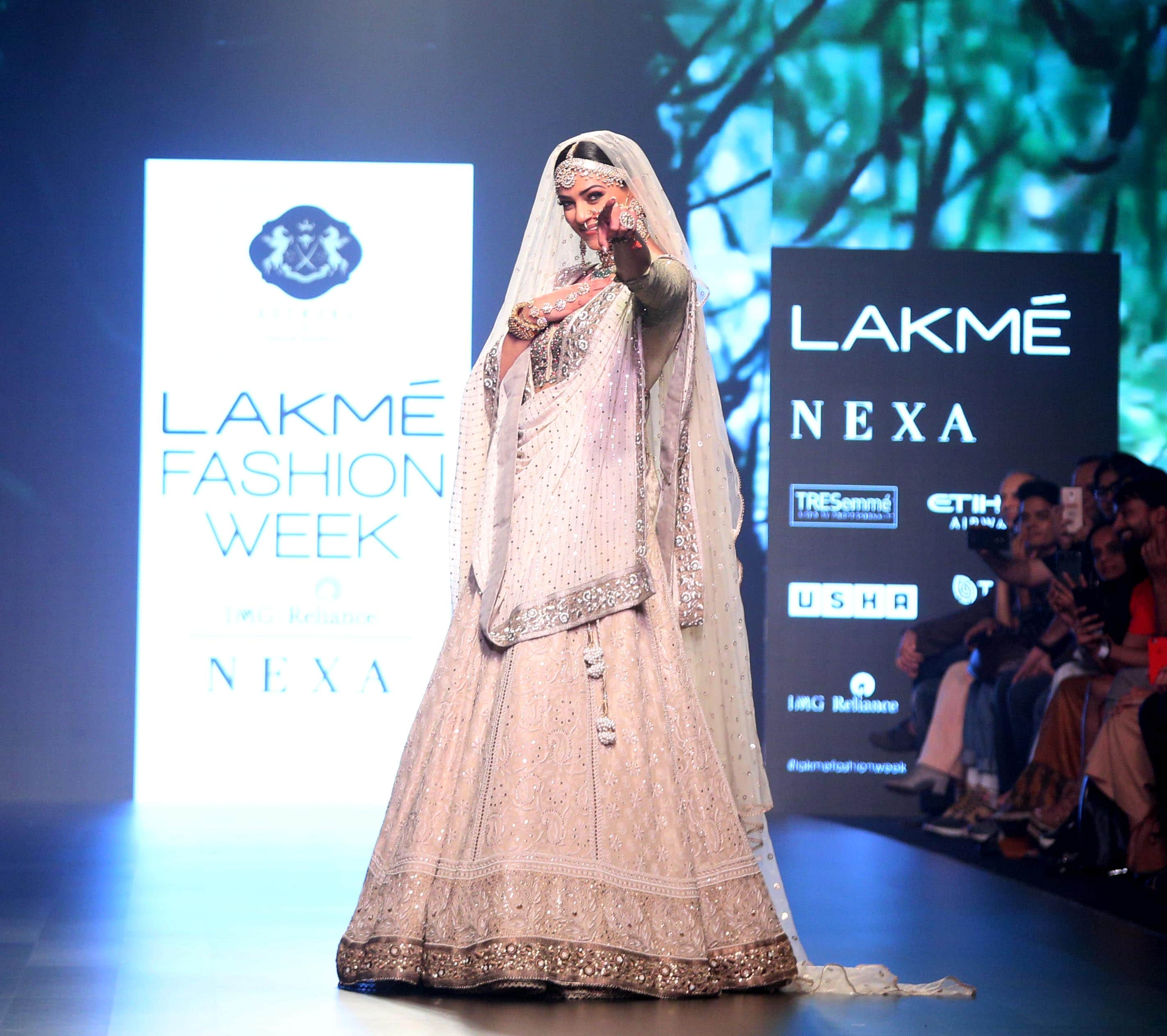 sushmita sen walks to lakme fashion week 2018