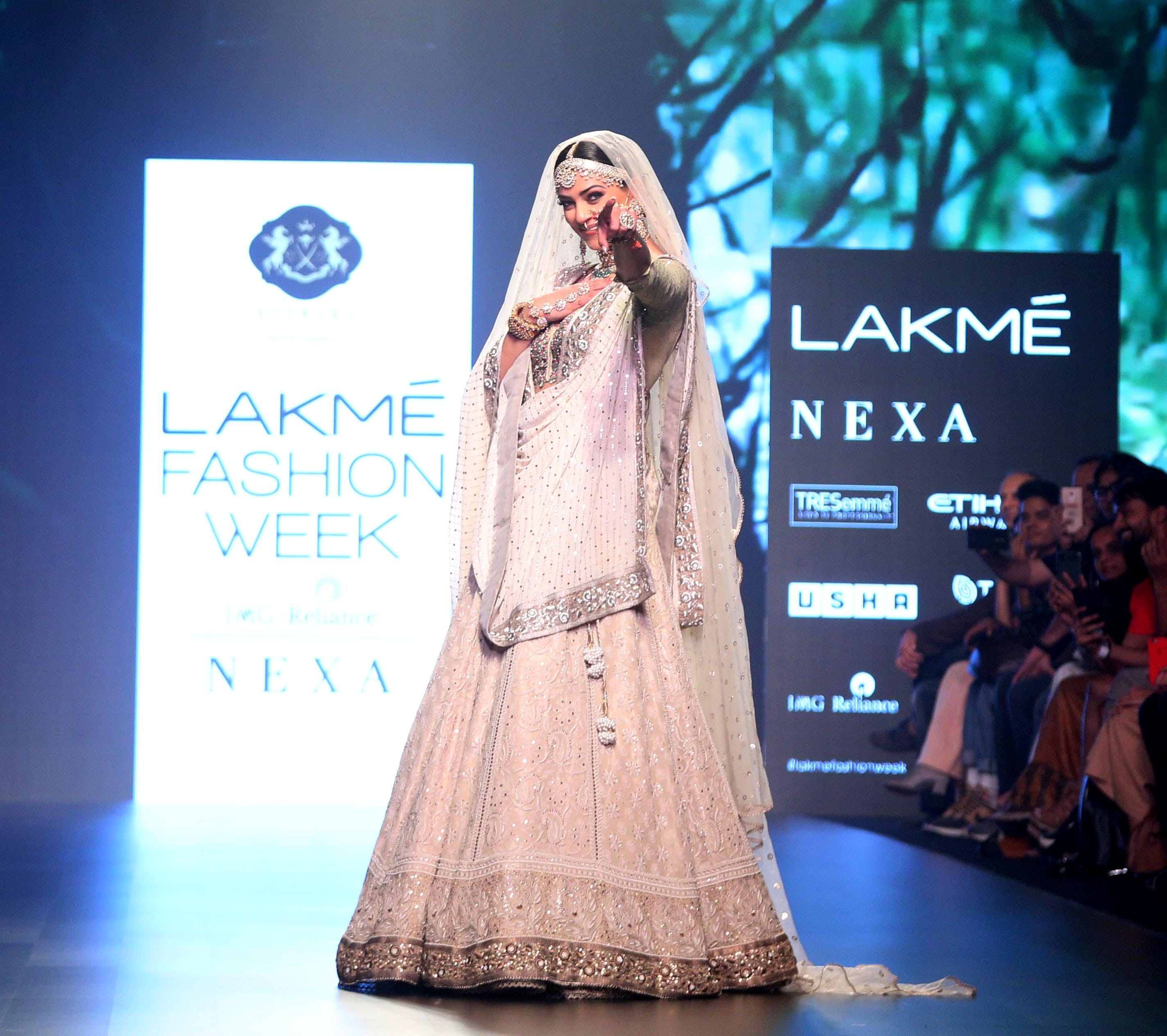 sushmita sen walks to lakme fashion week 2018